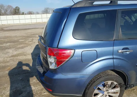 2011 Subaru Forester 2.5X Limited z USA, uszkodzony, nr VIN JF2SHBFCXBH727361